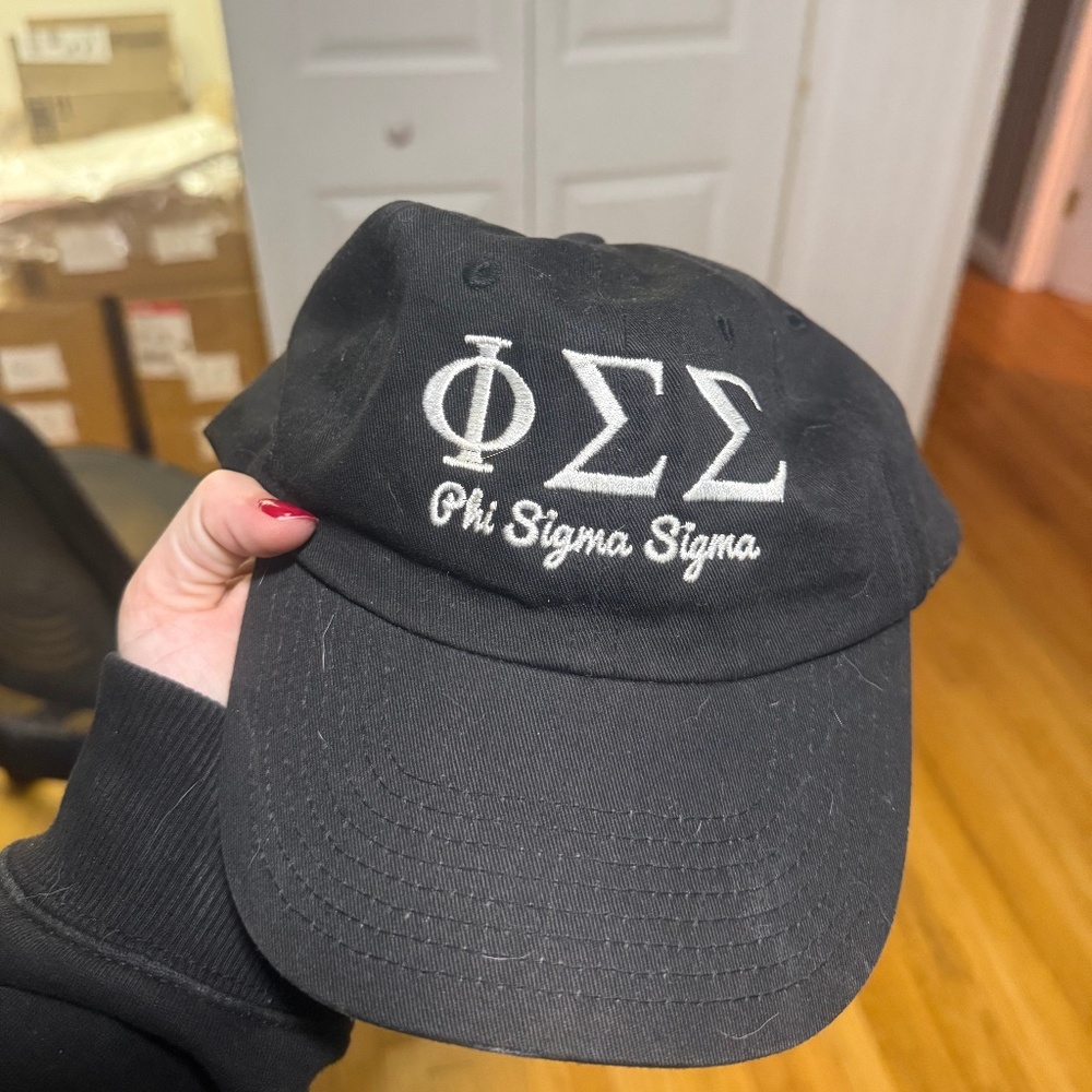 Phi Sigma Sigma Hat